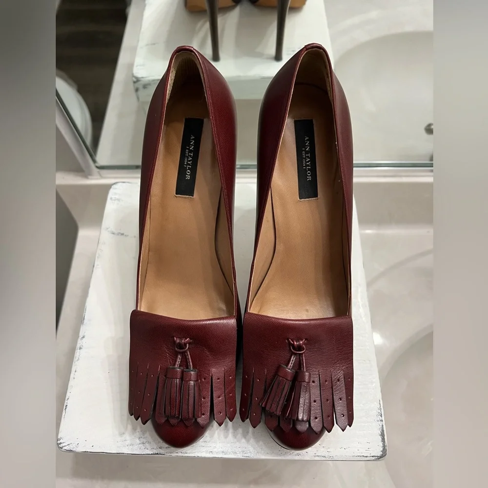 Ann Taylor Burgundy Leather Heels Size 8 - Picture 7 of 15